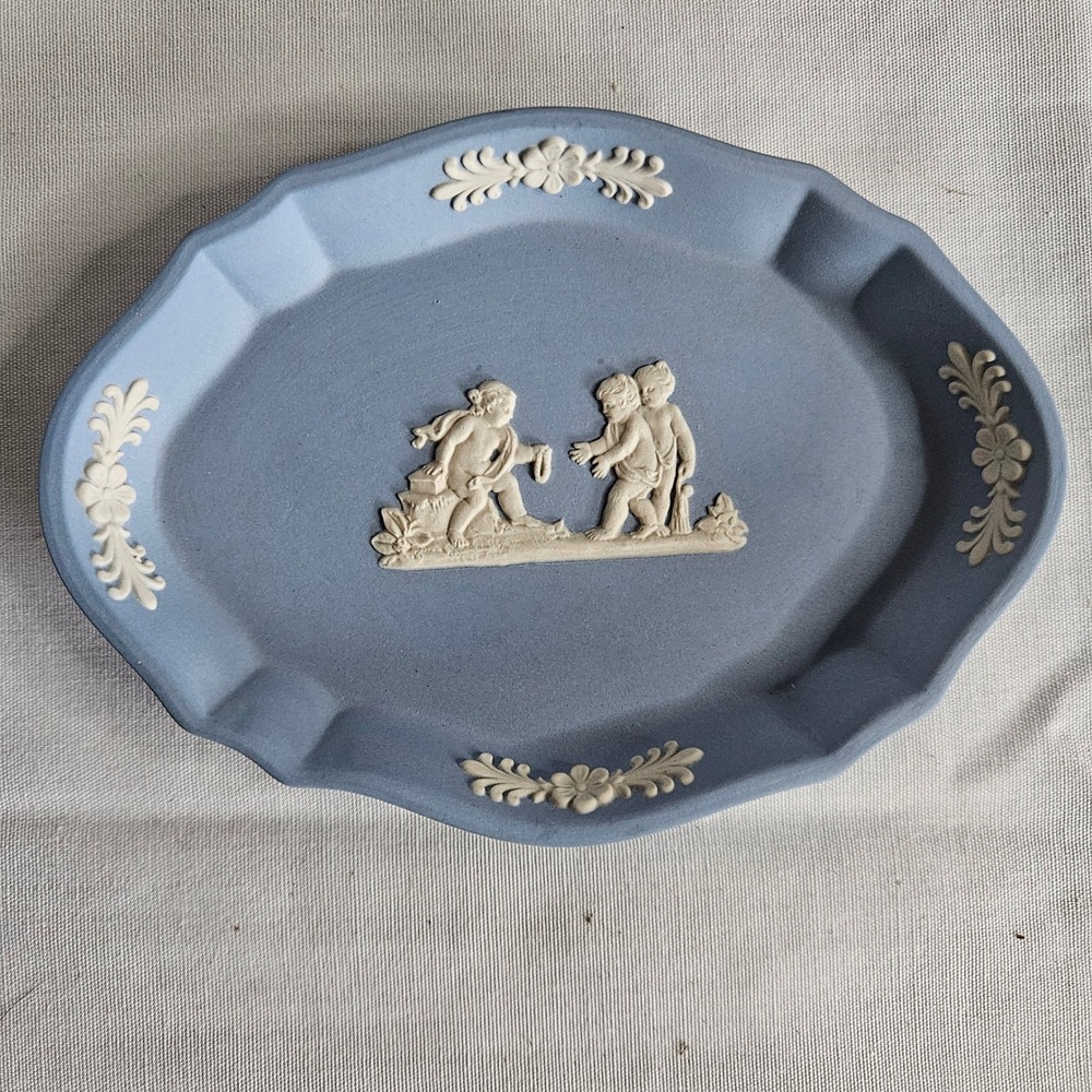 Wedgwood Jasperware Trinket Dish 4.25"x3"‎ England